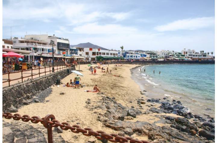 Playa Blanca Market