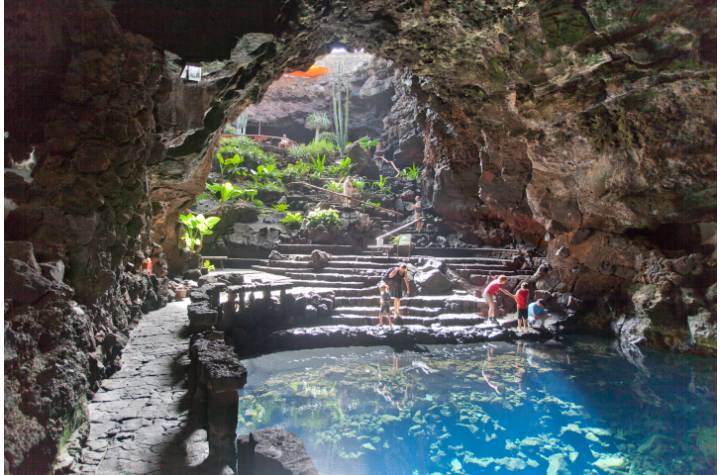 Tour to Timanfaya, Jameos del Agua, Cueva de los Verdes and Mirador del Rio